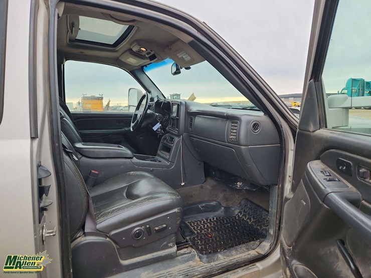 2006-chevrolet-silverado-2500hd-image-28