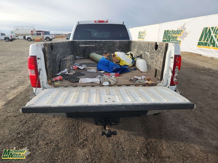 2012-chevrolet-silverado-3500hd-image-27