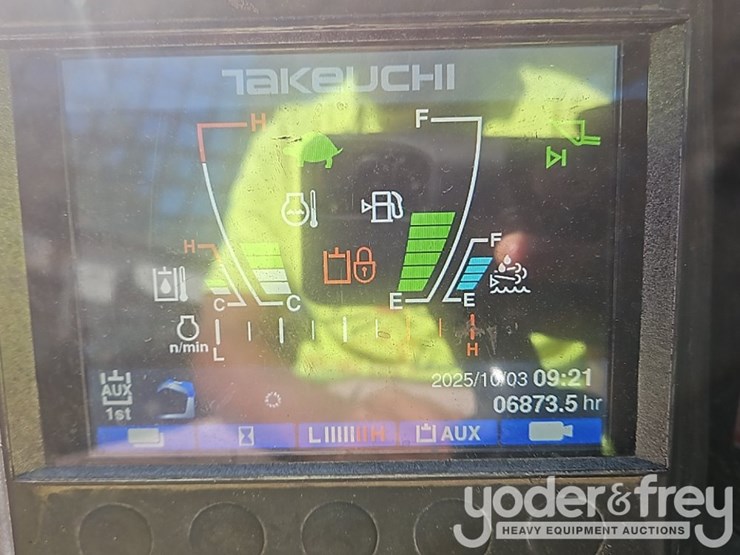 2018-takeuchi-tl12r2-image-27
