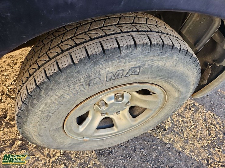 2012-dodge-1500-image-32