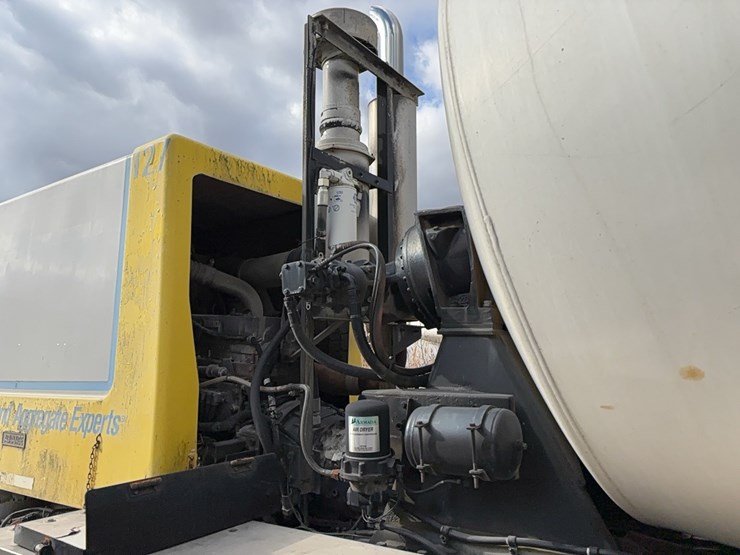 1999-advance-cm3ap6811-concrete-mixer-truck-vn:1a9tac4s9x0007079-image-9