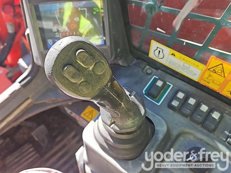 2018-takeuchi-tl12r2-image-18