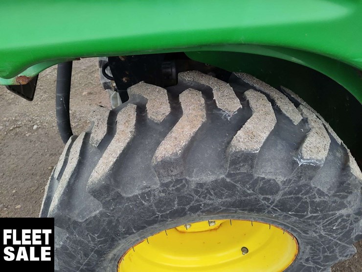 2013-john-deere-2025r-image-10