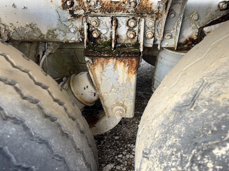 1999-advance-cm3ap6811-concrete-mixer-truck-vn:1a9tac4s0x0007083-image-7