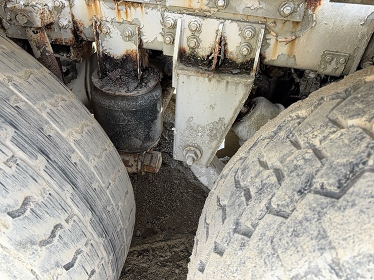 1999-advance-cm3ap6811-concrete-mixer-truck-vn:1a9tac4s8x0007087-image-11