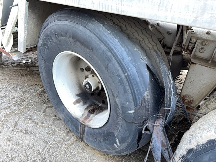 1999-advance-cm3ap6811-concrete-mixer-truck-vn:1a9tac4sxx0007091-image-13