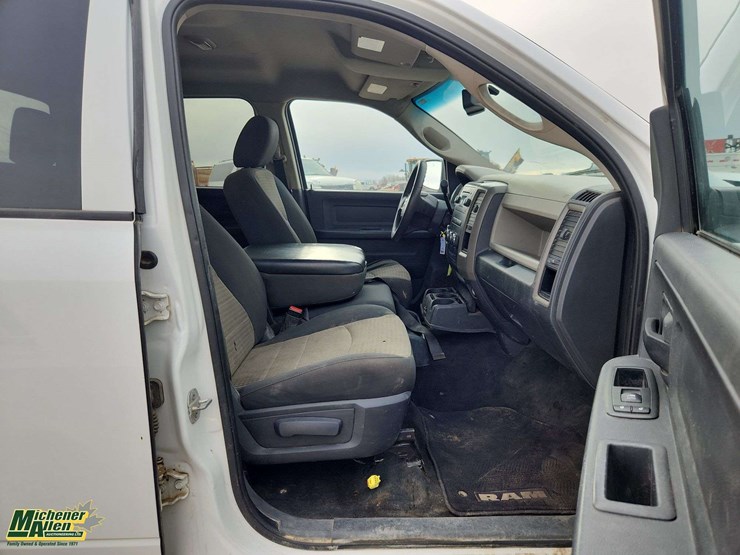 2012-dodge-1500-image-27