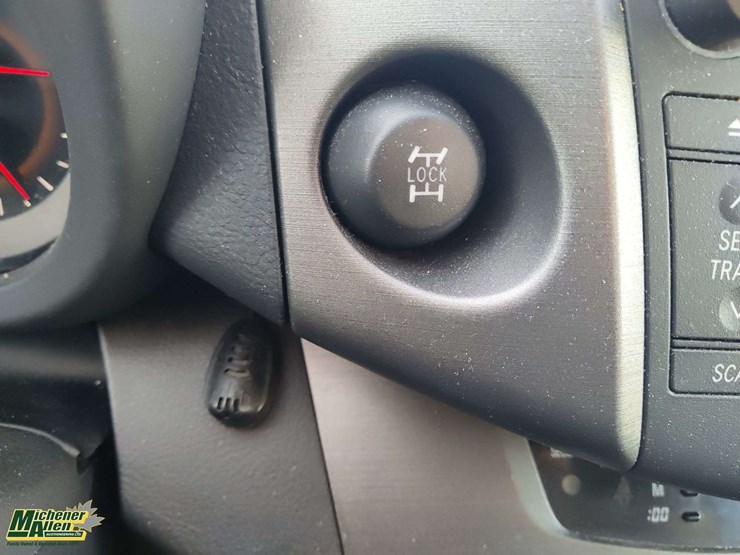 2011-toyota-rav4-image-12