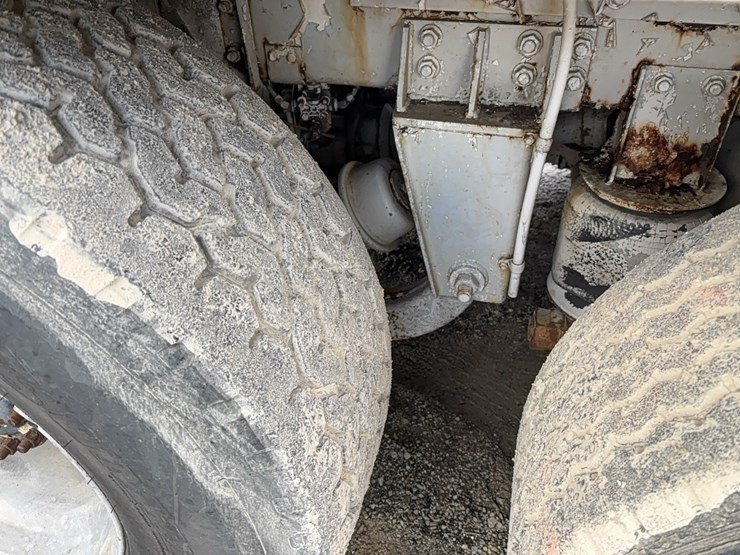 2000-advance-cm3ap6811-concrete-mixer-truck-vn:5dg8au4t0y0007567-image-6