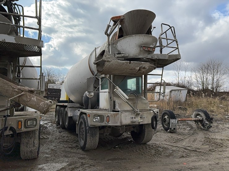 1999-advance-cm3ap6811-concrete-mixer-truck-vn:1a9tac4s9x0007079-image-2