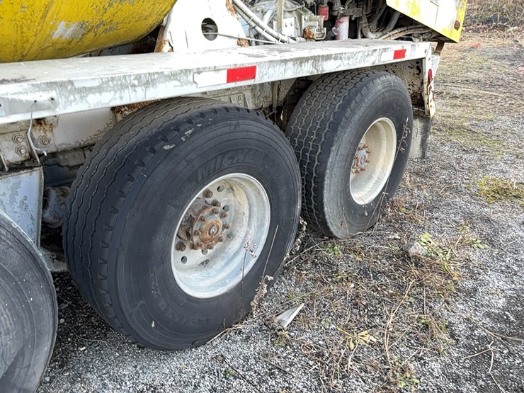 1999-advance-cm3ap6811-concrete-mixer-truck-vn:1a9tac4s0x0007083-image-11