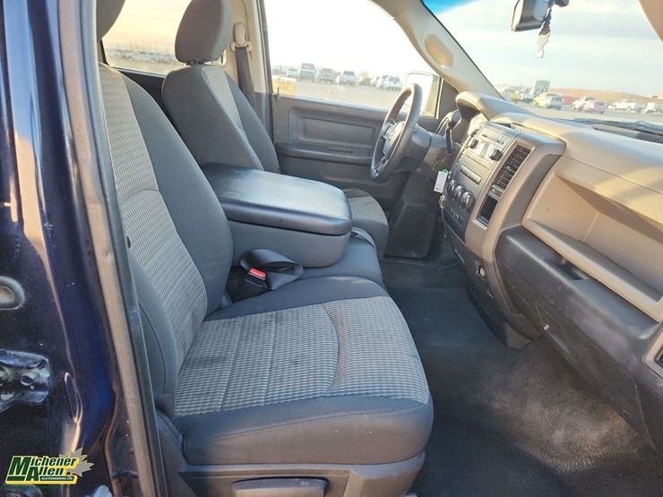 2012-dodge-1500-image-19