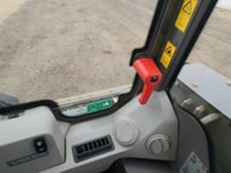 2014-volvo-mct135c-image-6