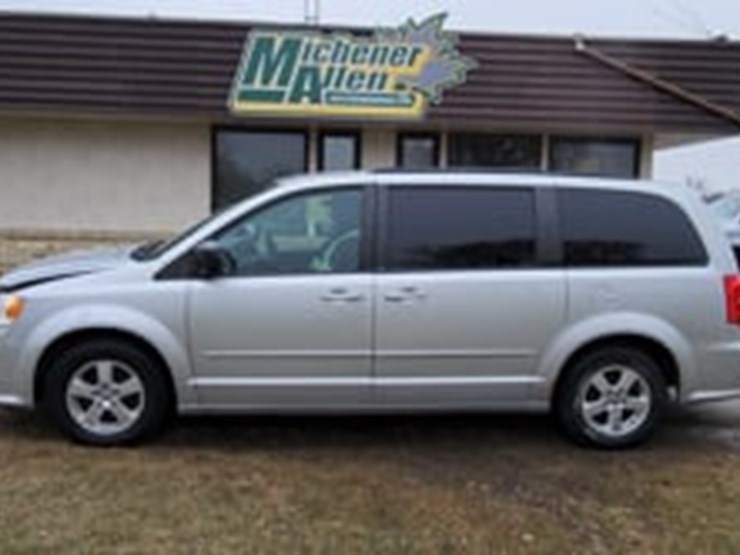 2012-dodge-grand-caravan-sxt-image-5