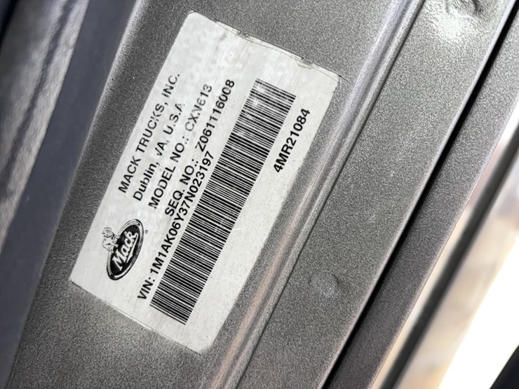 2007-mack-cxn613-truck-tractor-vn:1m1ak06y37n023197-image-12