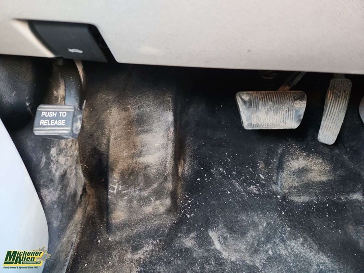 2016-dodge-grand-caravan-crew-image-22