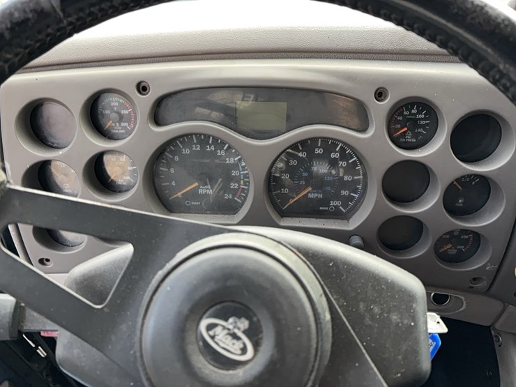 2007-mack-cxn613-truck-tractor-vn:1m1ak06y37n023197-image-18