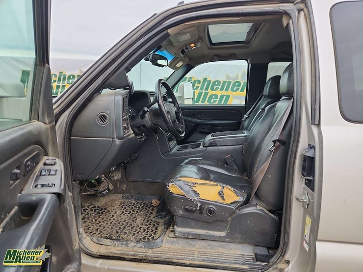 2006-chevrolet-silverado-2500hd-image-16