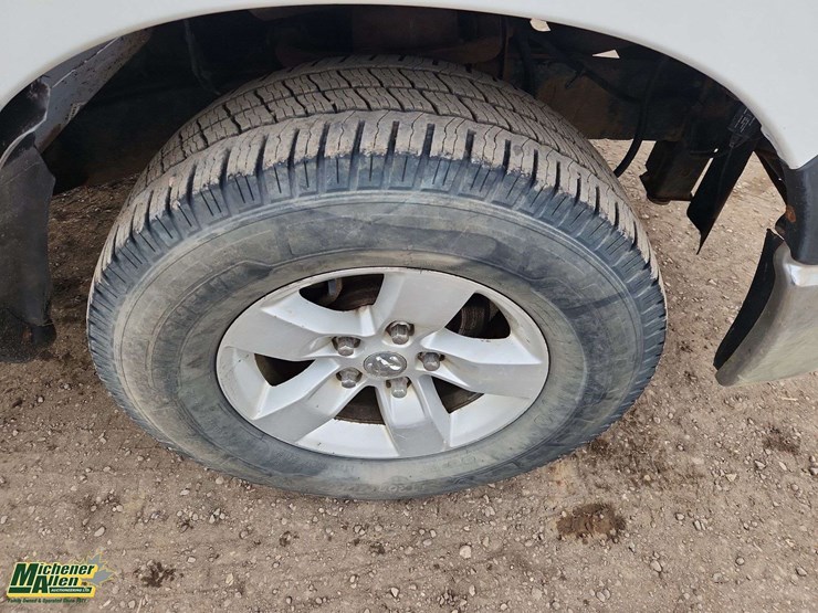 2012-dodge-1500-image-10