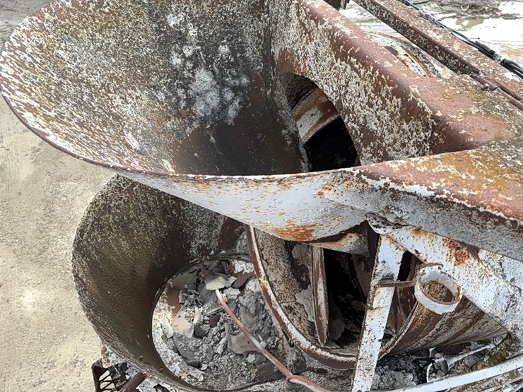 1999-advance-cm3ap6811-concrete-mixer-truck-vn:1a9tac4s8x0007087-image-16