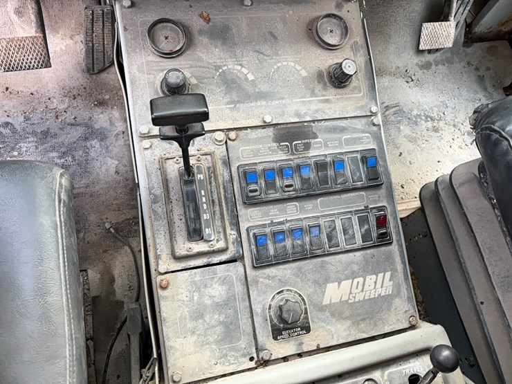 1995-athey-sweeper-vn:1a9s24dr0sr059085-image-18