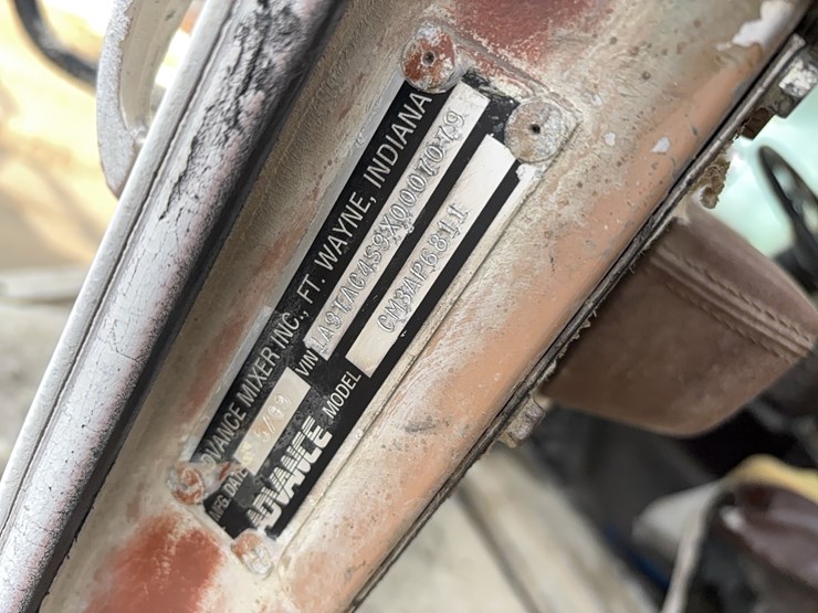 1999-advance-cm3ap6811-concrete-mixer-truck-vn:1a9tac4s9x0007079-image-21