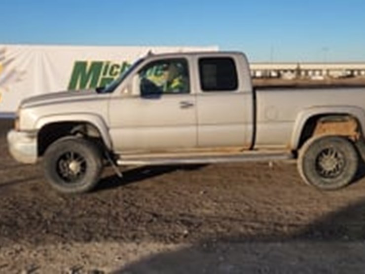 2006-chevrolet-silverado-2500hd-image-5