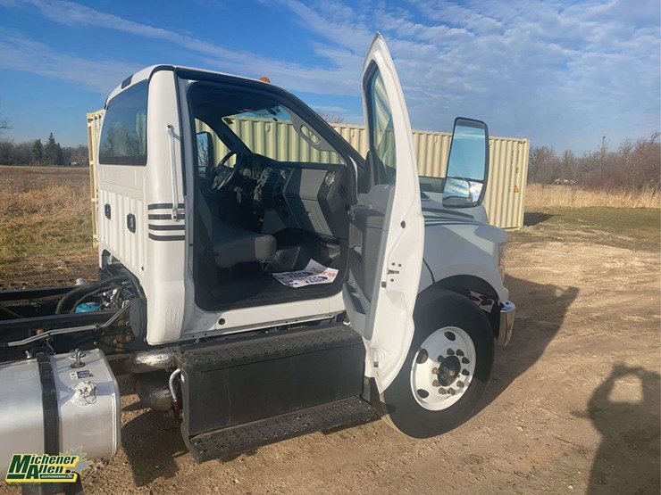 2019-ford-f750-image-36