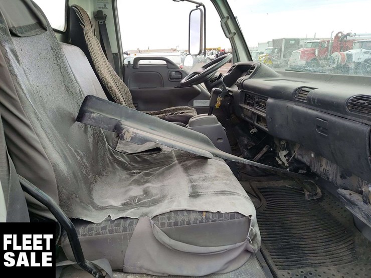 2007-gmc-w5500-image-17