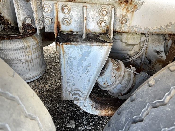 1999-advance-cm3ap6811-concrete-mixer-truck-vn:1a9tac4s0x0007083-image-14