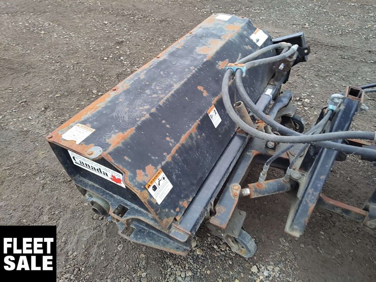 2013-john-deere-2025r-image-17