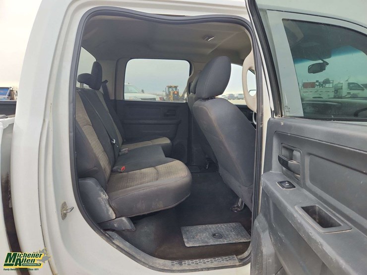 2012-dodge-1500-image-26