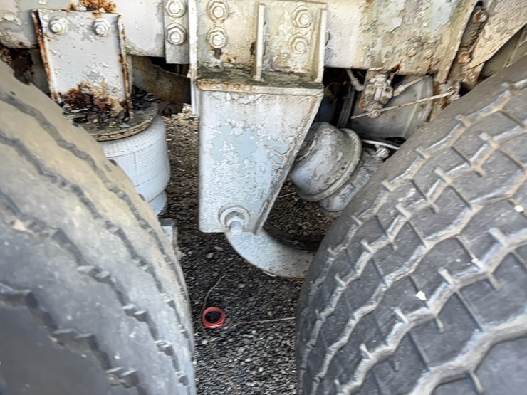 1999-advance-cm3ap6811-concrete-mixer-truck-vn:1a9tac4s0x0007083-image-12