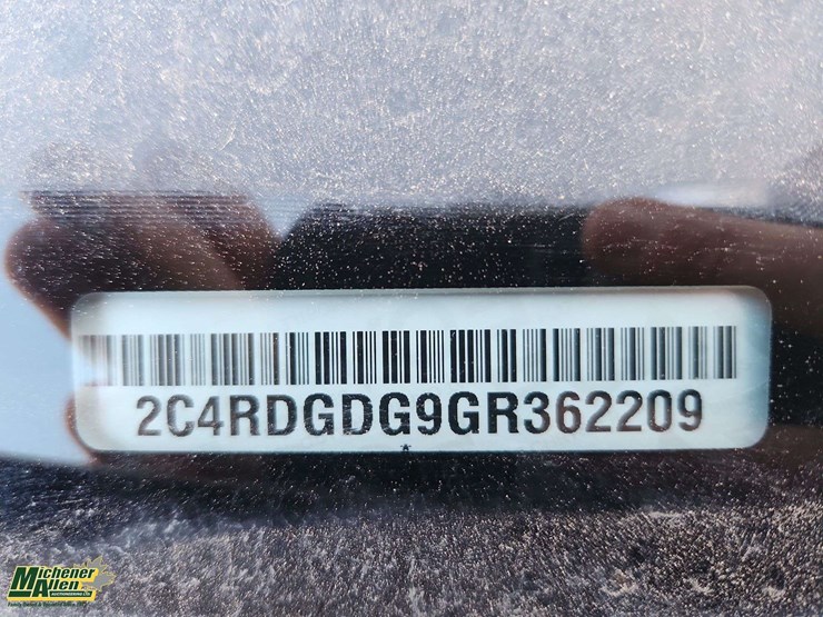 2016-dodge-grand-caravan-crew-image-13