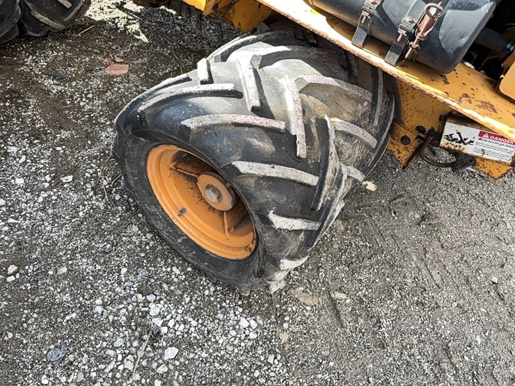 case-maxi-sneaker-image-7