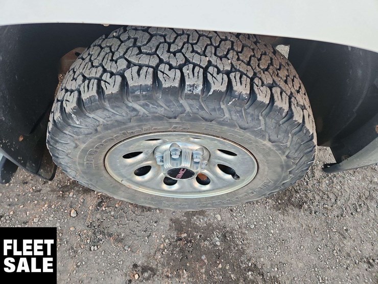 2013-gmc-sierra-1500-sle-image-13