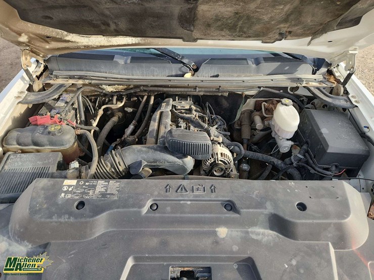 2012-chevrolet-silverado-3500hd-image-30