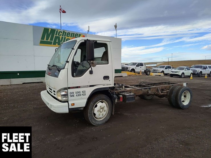 2007-gmc-w5500-image-1