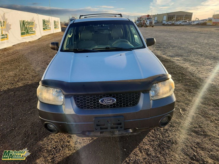 2005-ford-escape-xlt-image-9