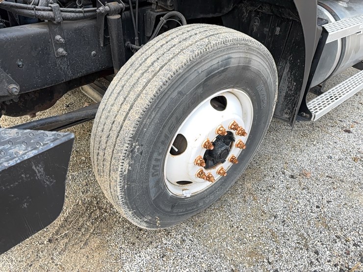 2007-mack-cxn613-truck-tractor-vn:1m1ak06y37n023197-image-20