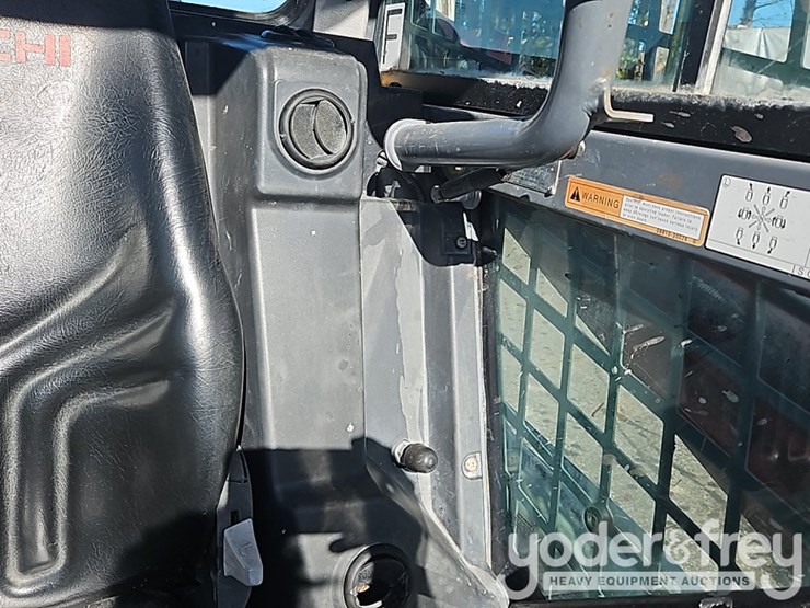 2018-takeuchi-tl12r2-image-26