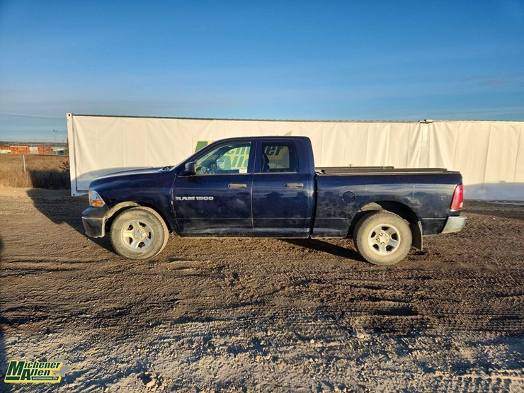 2012-dodge-1500-image-21
