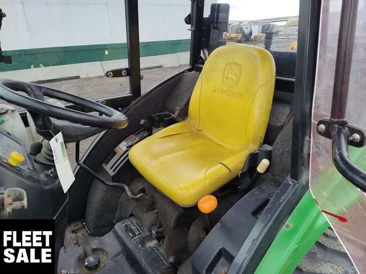 2013-john-deere-2025r-image-12