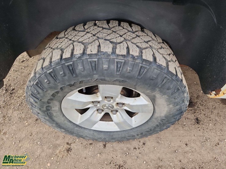 2012-dodge-1500-image-11