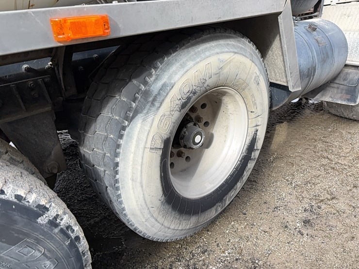 1999-advance-cm3ap6811-concrete-mixer-truck-vn:1a9tac4s9x0007079-image-5