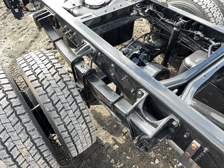 new-unused-chevy-5500-cab-&-chassis-image-9