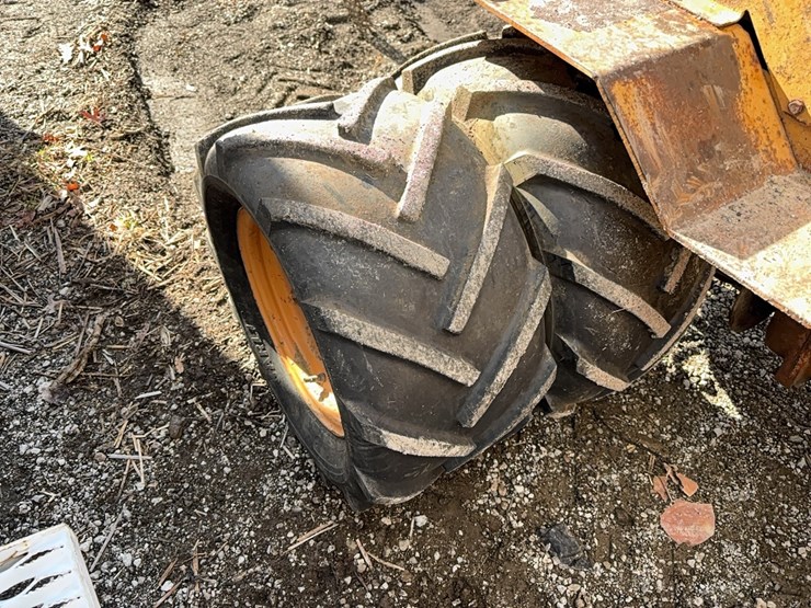 case-maxi-sneaker-image-8