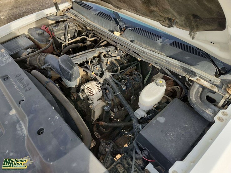 2012-chevrolet-silverado-3500hd-image-32