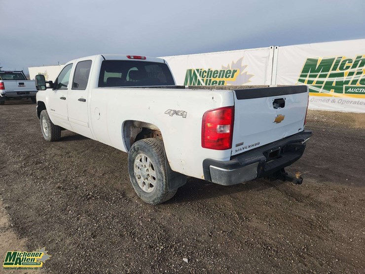 2012-chevrolet-silverado-3500hd-image-3