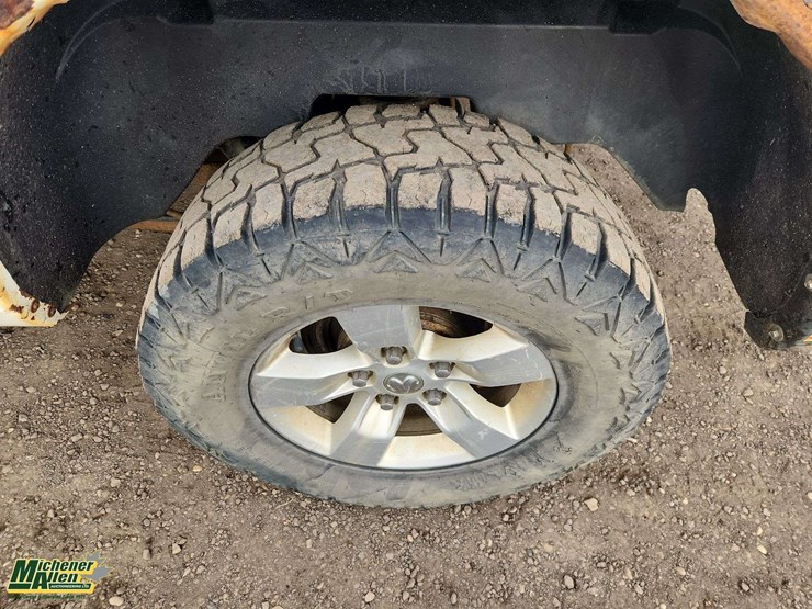 2012-dodge-1500-image-12